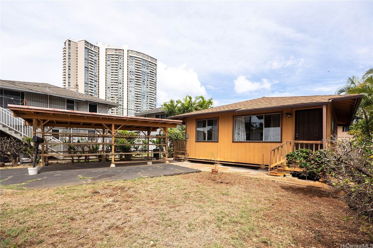620 Hausten Street - Photo 1