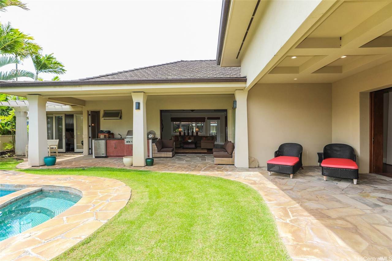 559 Ahina Street - Photo 1