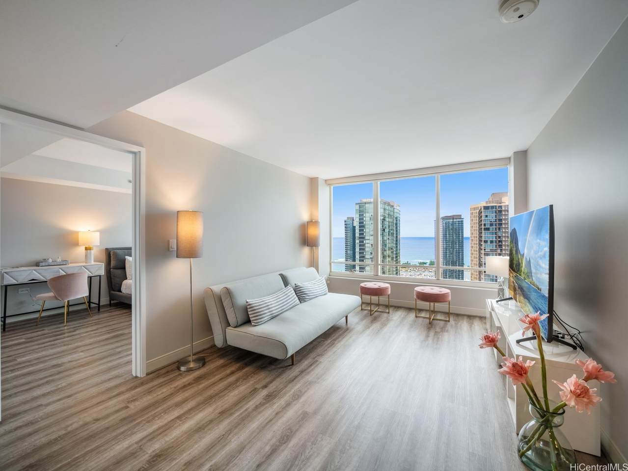 1009 Kapiolani Boulevard - Photo 1