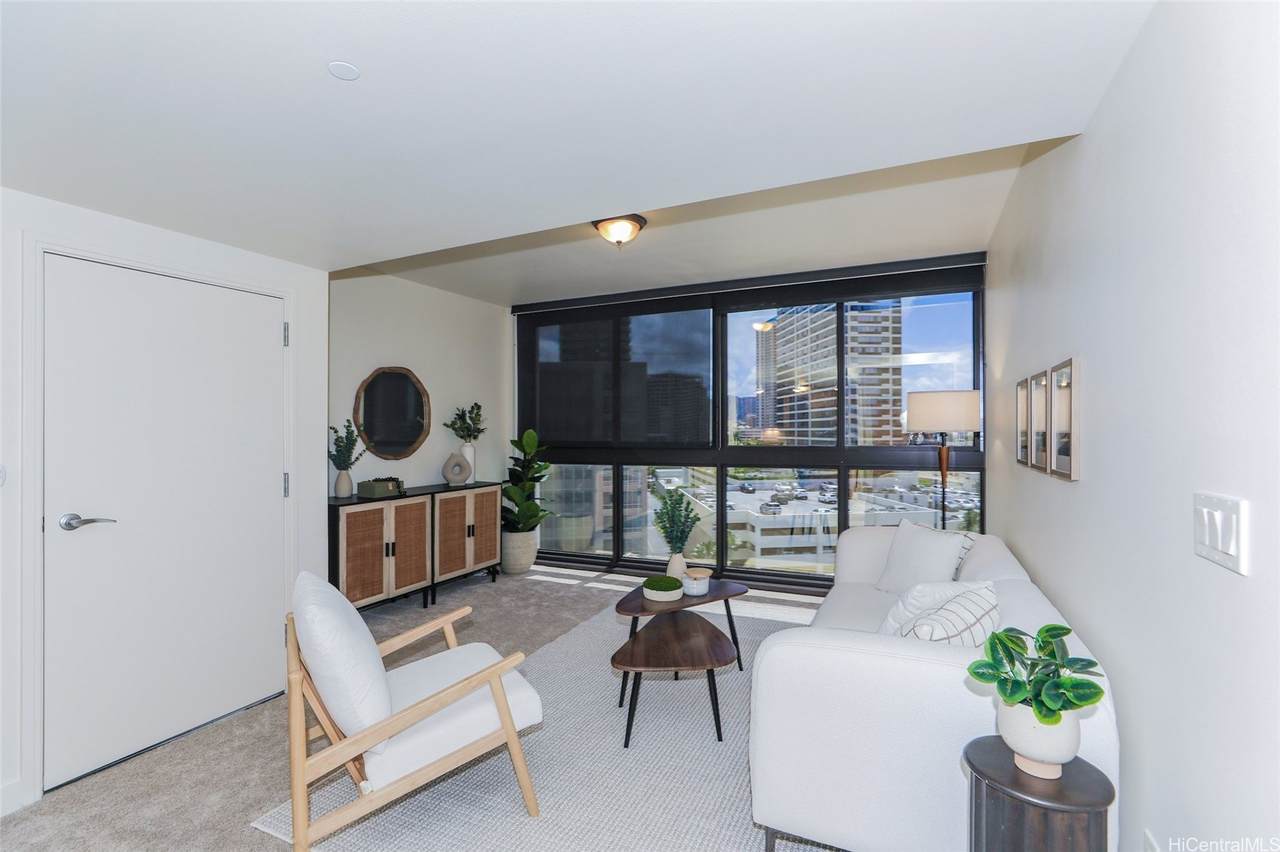 600 Queen Street - Photo 1