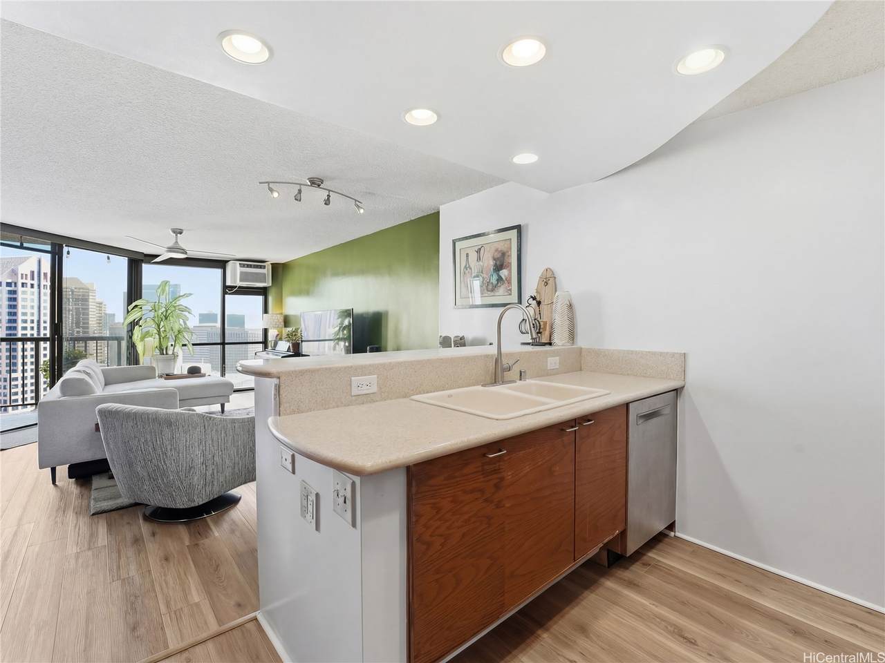 https://bt-photos.global.ssl.fastly.net/honolulu/1280_boomver_1_202617362-2.jpg