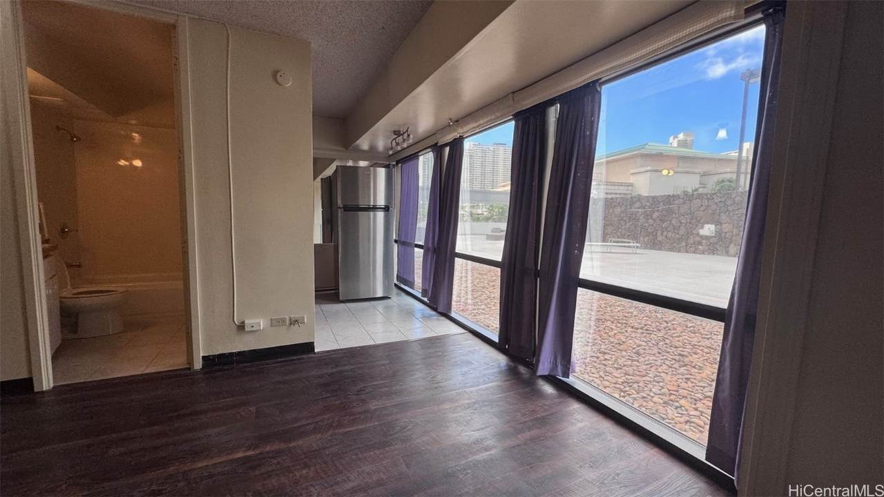 1750 Kalakaua Avenue - Photo 1