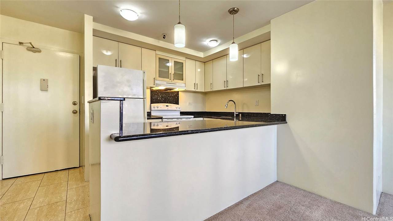 2499 Kapiolani Boulevard - Photo 1
