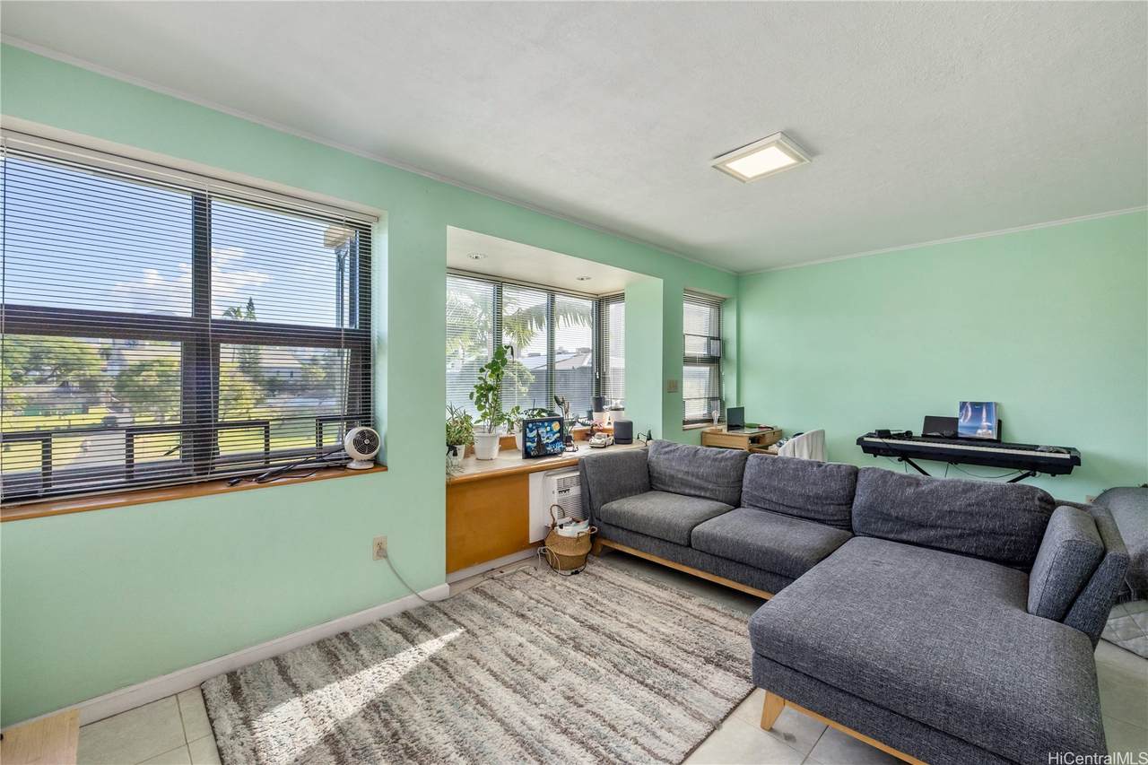 545 Queen Street - Photo 1