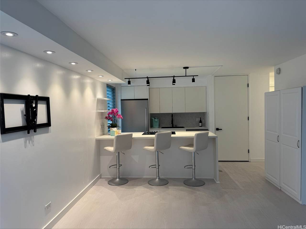 435 Walina Street - Photo 1
