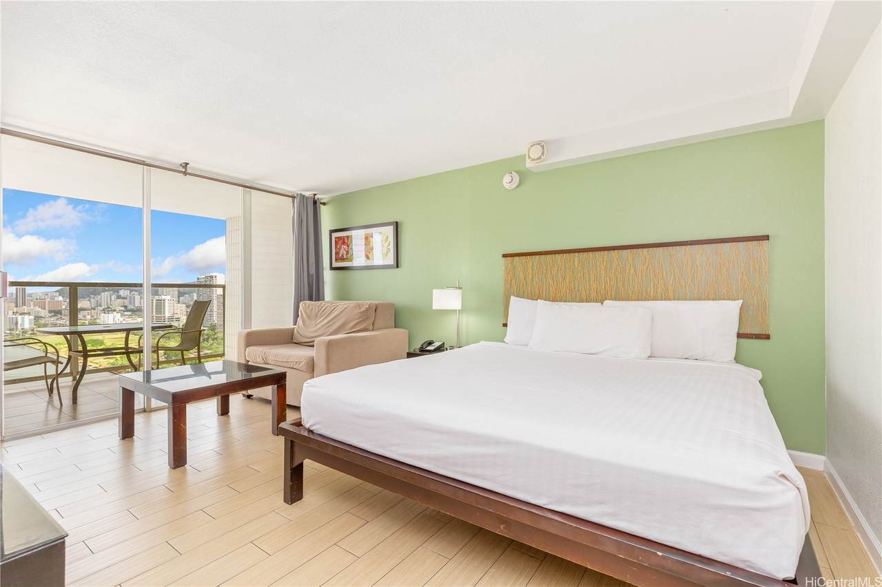 445 Seaside Avenue - Photo 1