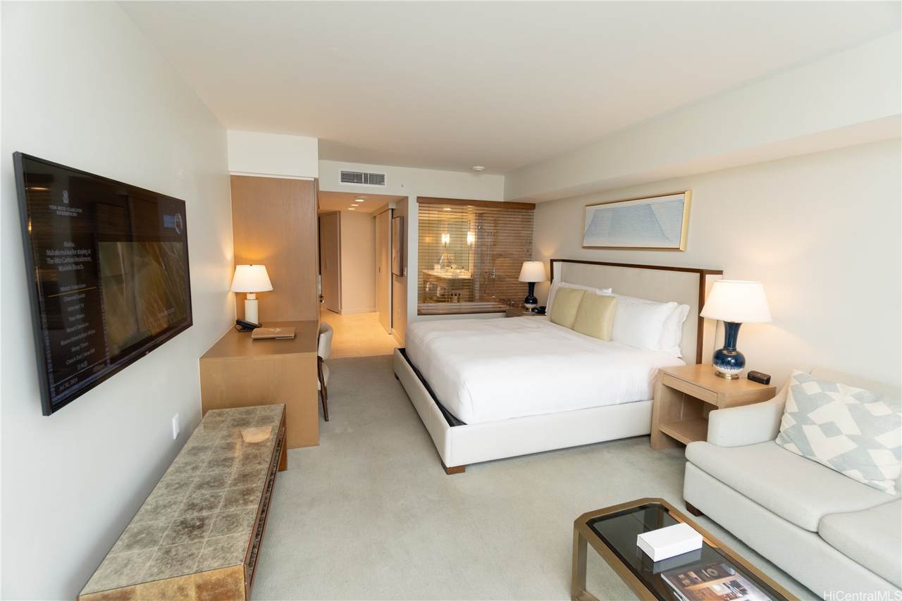 383 Kalaimoku Street - Photo 1