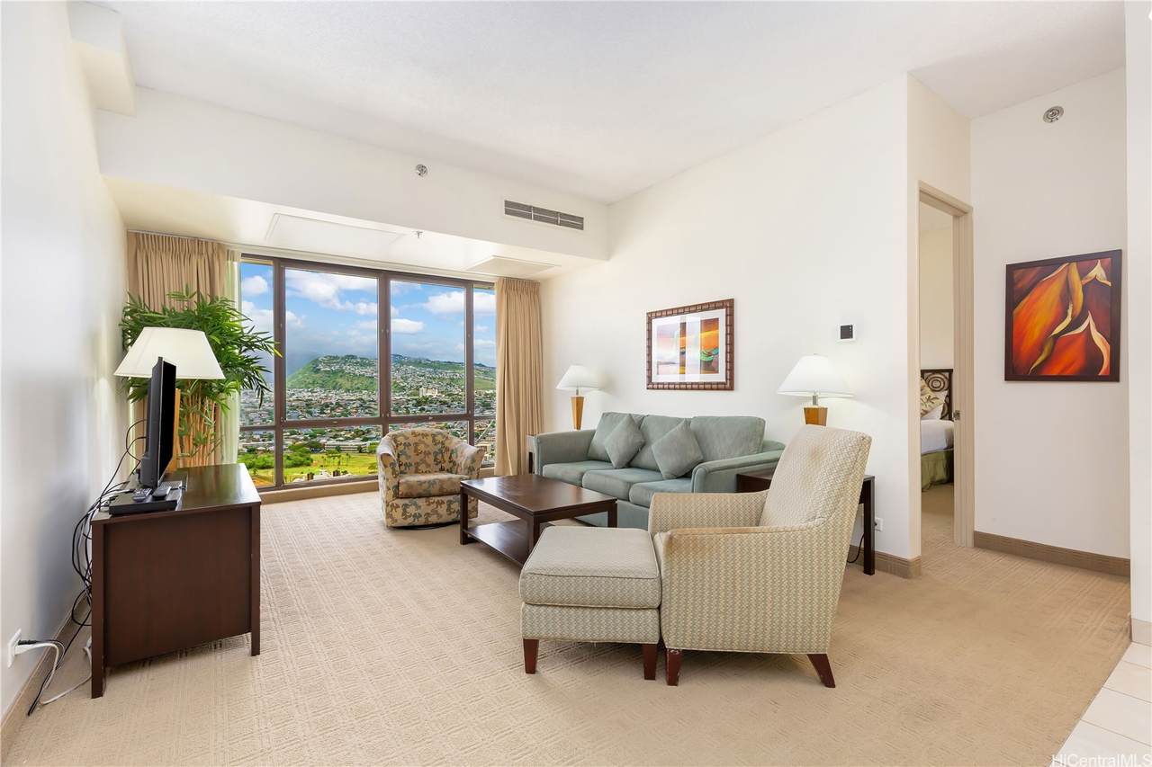 229 Paoakalani Avenue - Photo 1