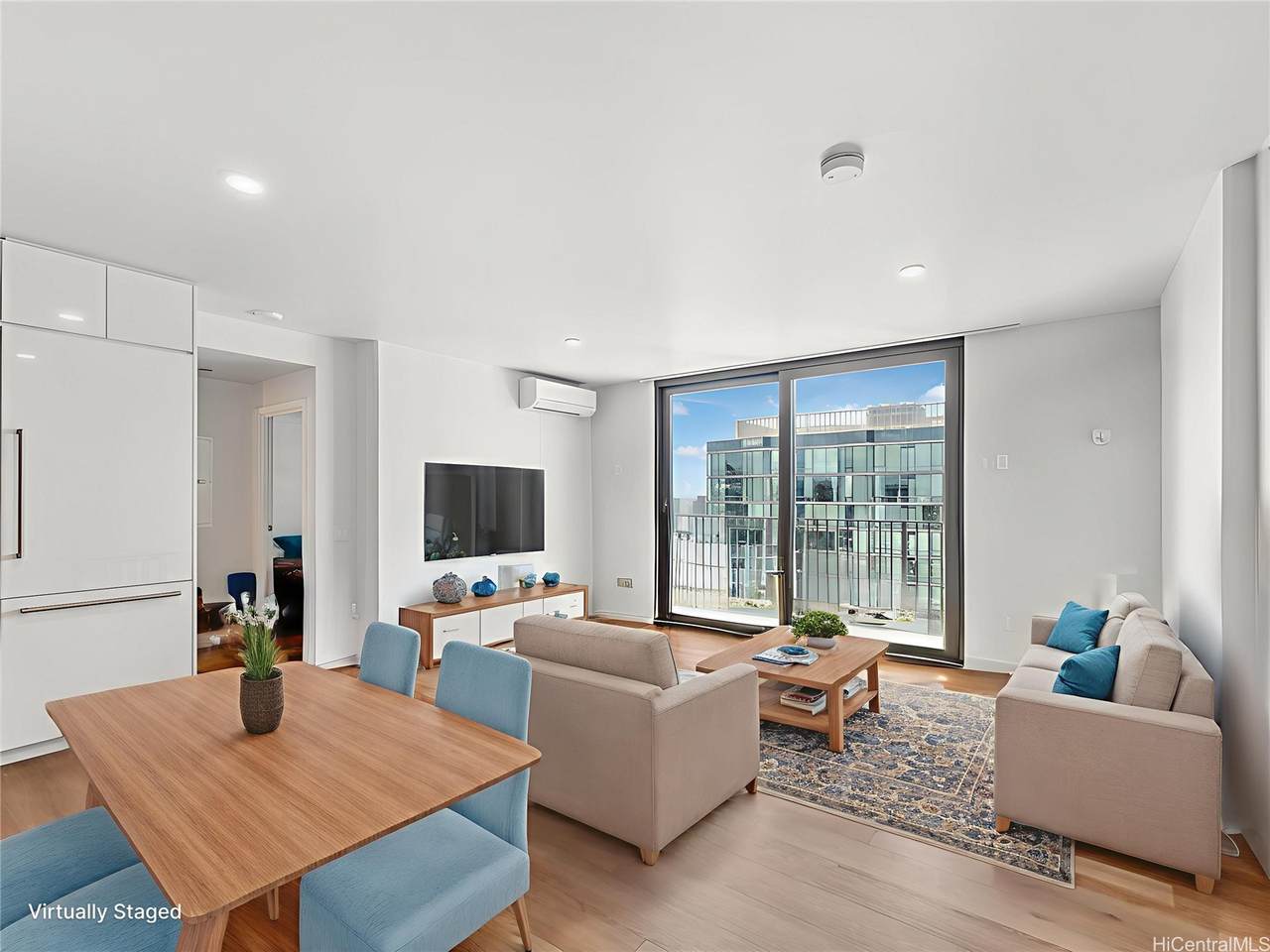 987 Queen Street - Photo 1