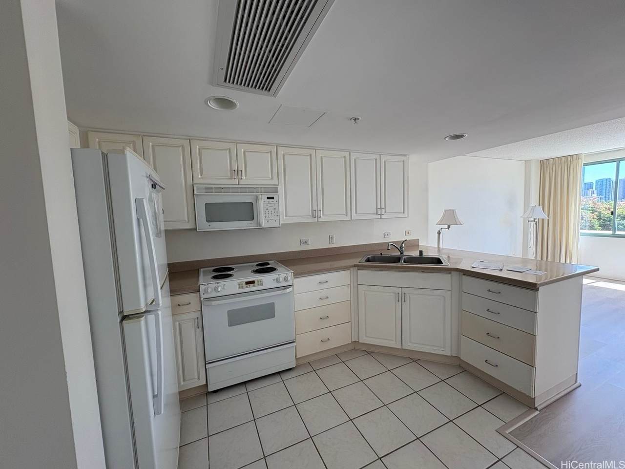 1314 Kalakaua Avenue - Photo 1