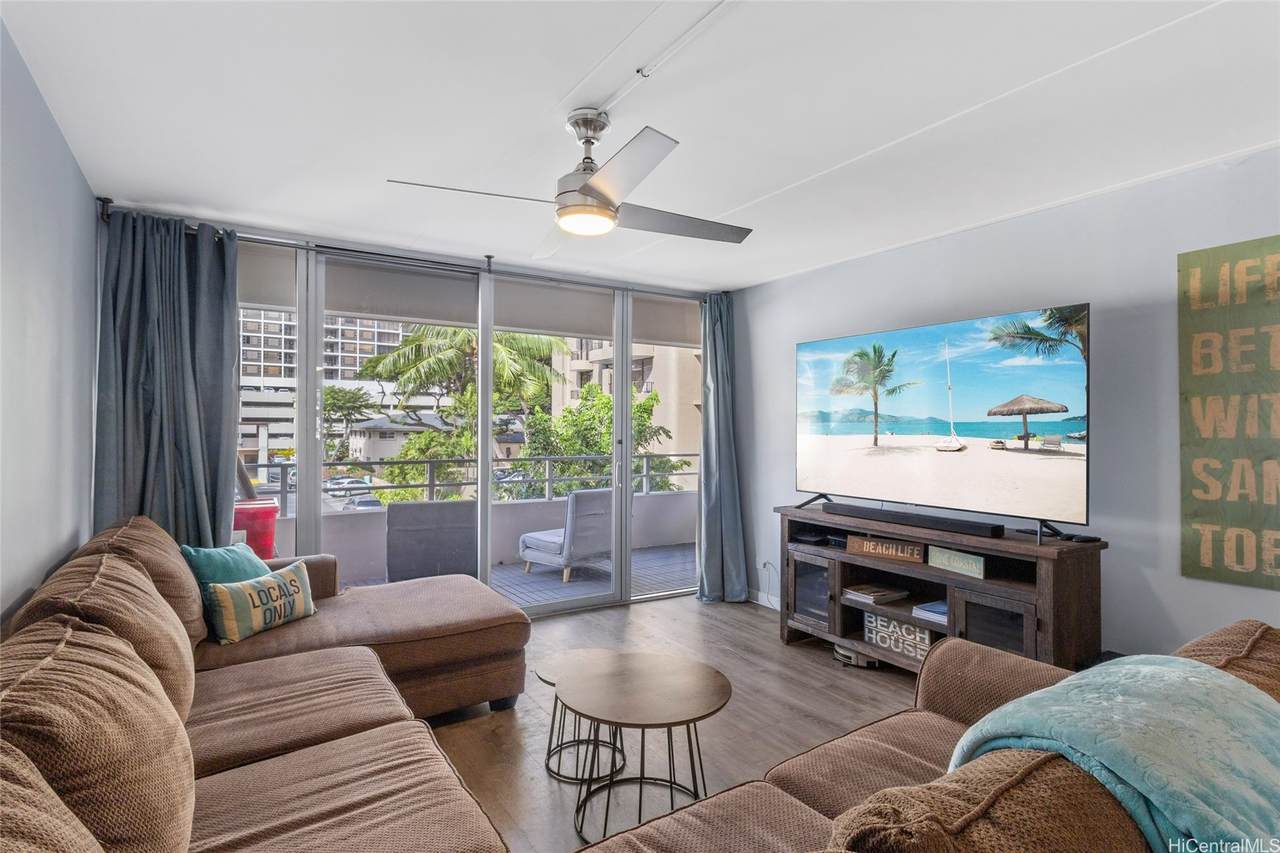 2533 Ala Wai Boulevard - Photo 1