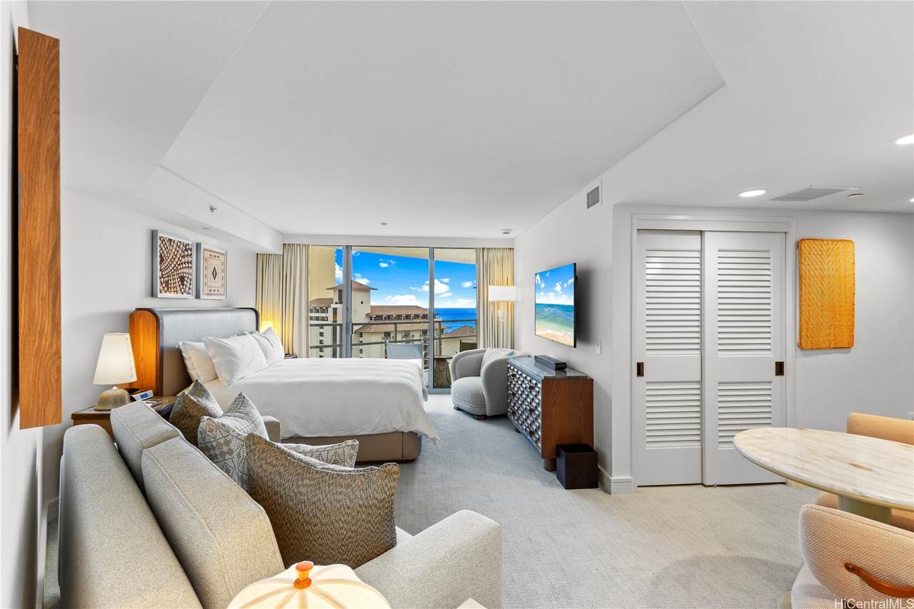 223 Saratoga Road - Photo 1