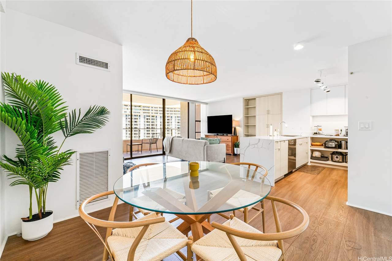 1910 Ala Moana Boulevard - Photo 1