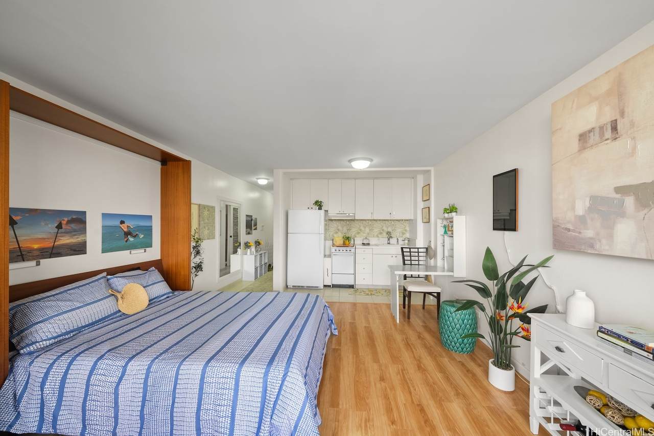 2345 Ala Wai Boulevard - Photo 1