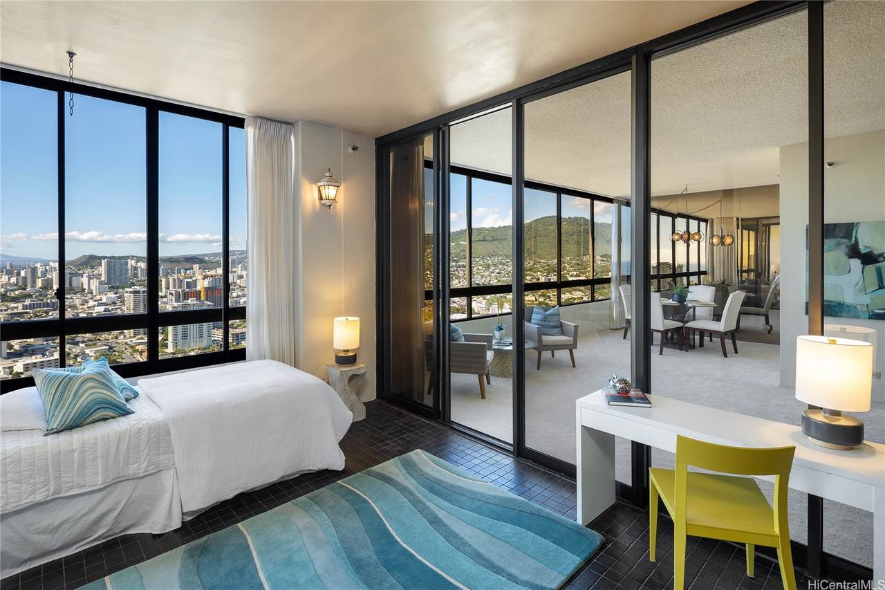 2499 Kapiolani Boulevard - Photo 1