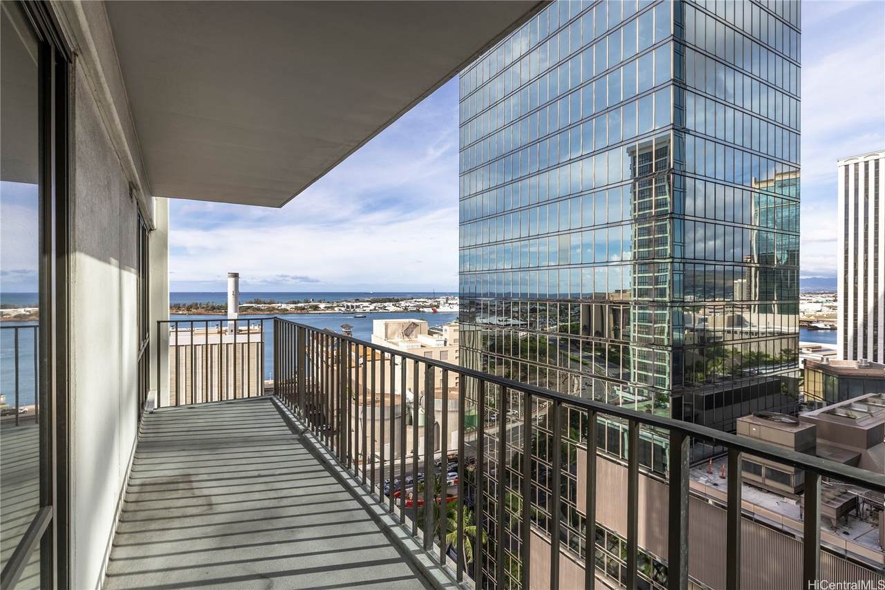 225 Queen Street - Photo 1