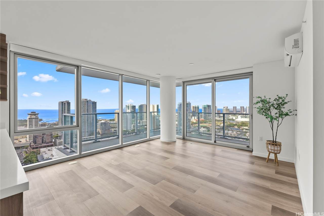 1515 Liona Street - Photo 1