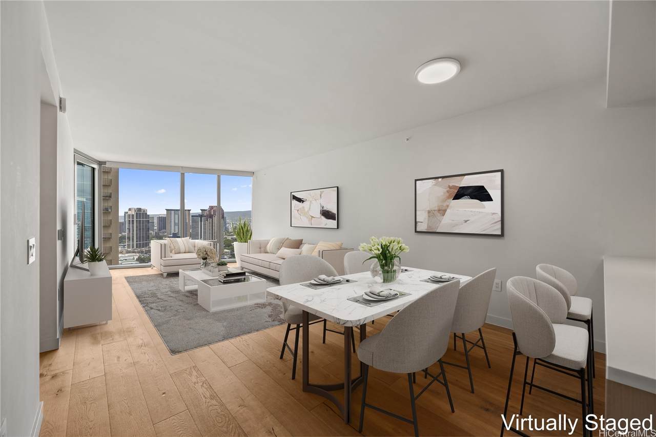 1001 Queen Street - Photo 1