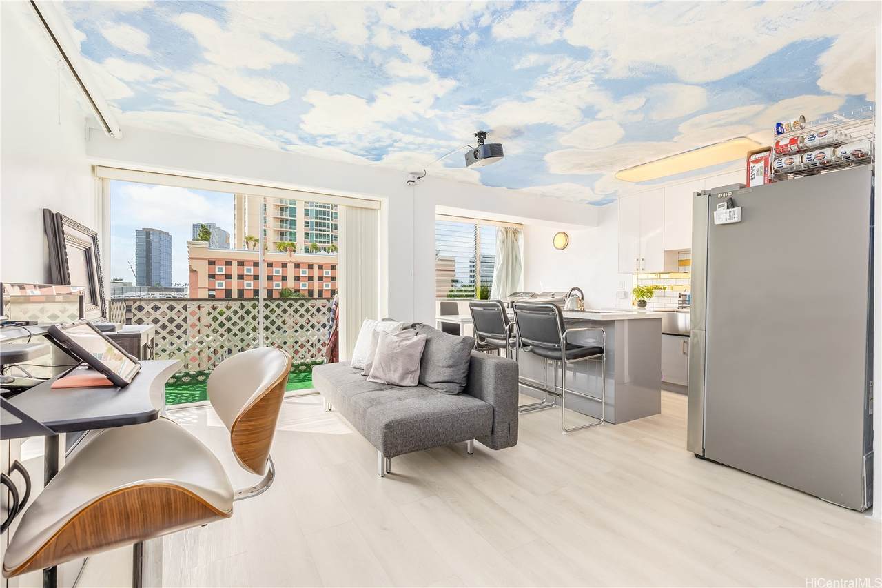 818 King Street - Photo 1