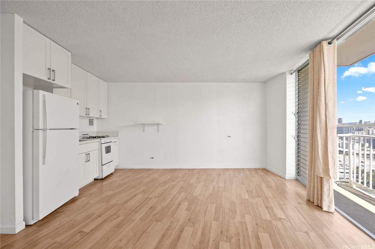 750 Amana Street - Photo 1
