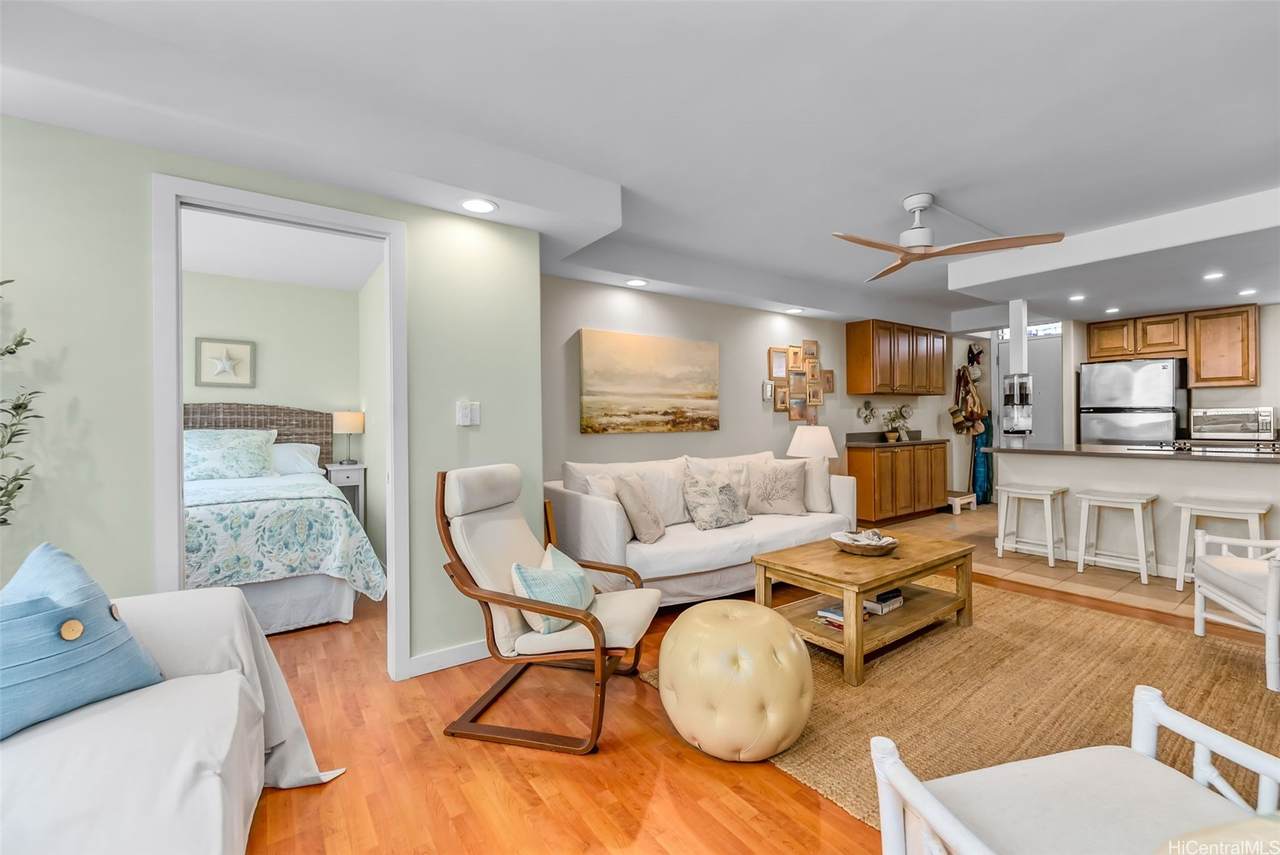 225 Liliuokalani Avenue - Photo 1