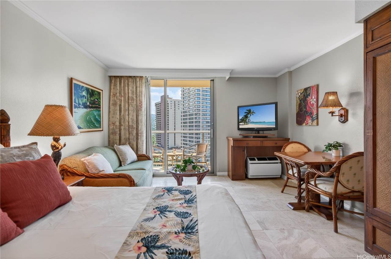 2045 Kalakaua Avenue - Photo 1
