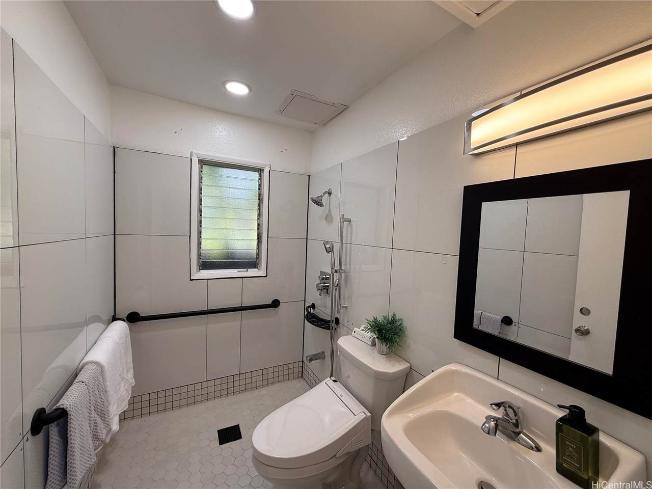 https://bt-photos.global.ssl.fastly.net/honolulu/1280_boomver_2_202604425-2.jpg