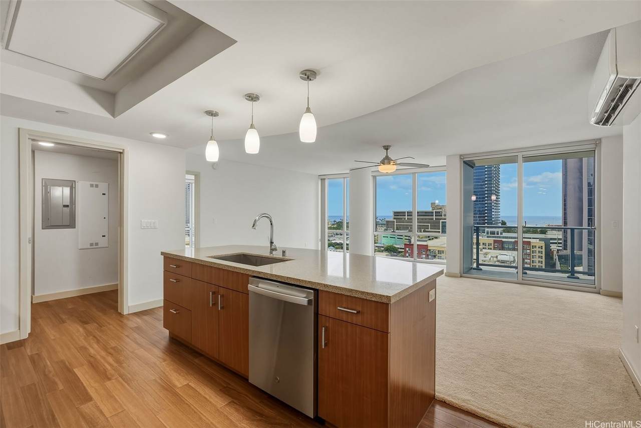 555 South Street - Photo 1