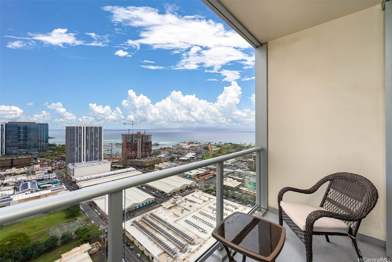 555 South Street - Photo 1