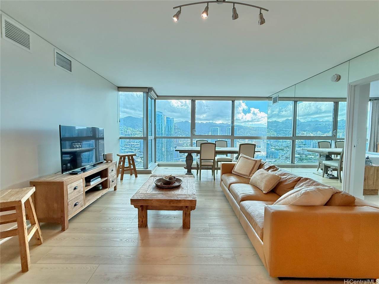 1177 Queen Street - Photo 1