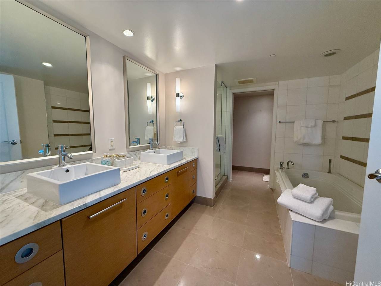 https://bt-photos.global.ssl.fastly.net/honolulu/1280_boomver_2_202606902-2.jpg