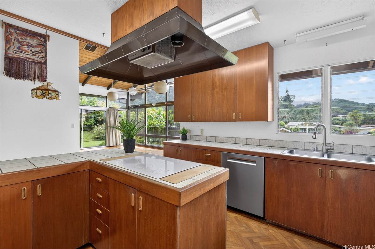 https://bt-photos.global.ssl.fastly.net/honolulu/1280_boomver_2_202611153-2.jpg