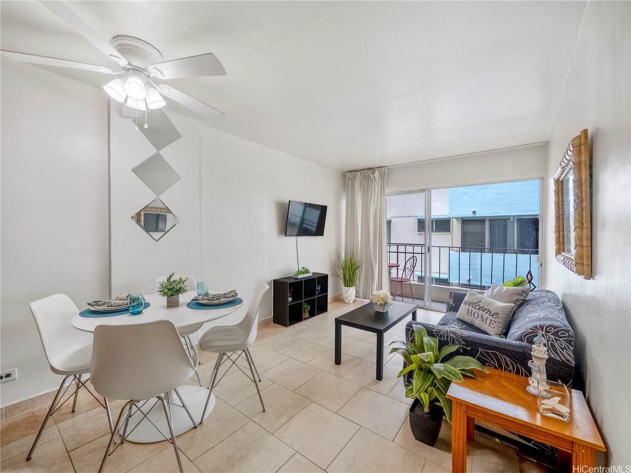 222 Kaiulani Avenue - Photo 1