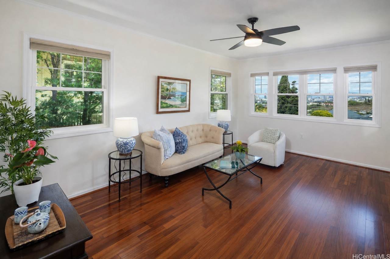 1439 Center Street - Photo 1