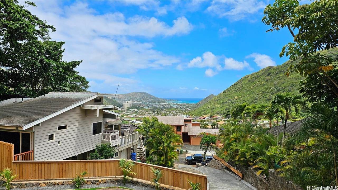 947 Uwao Street - Photo 1