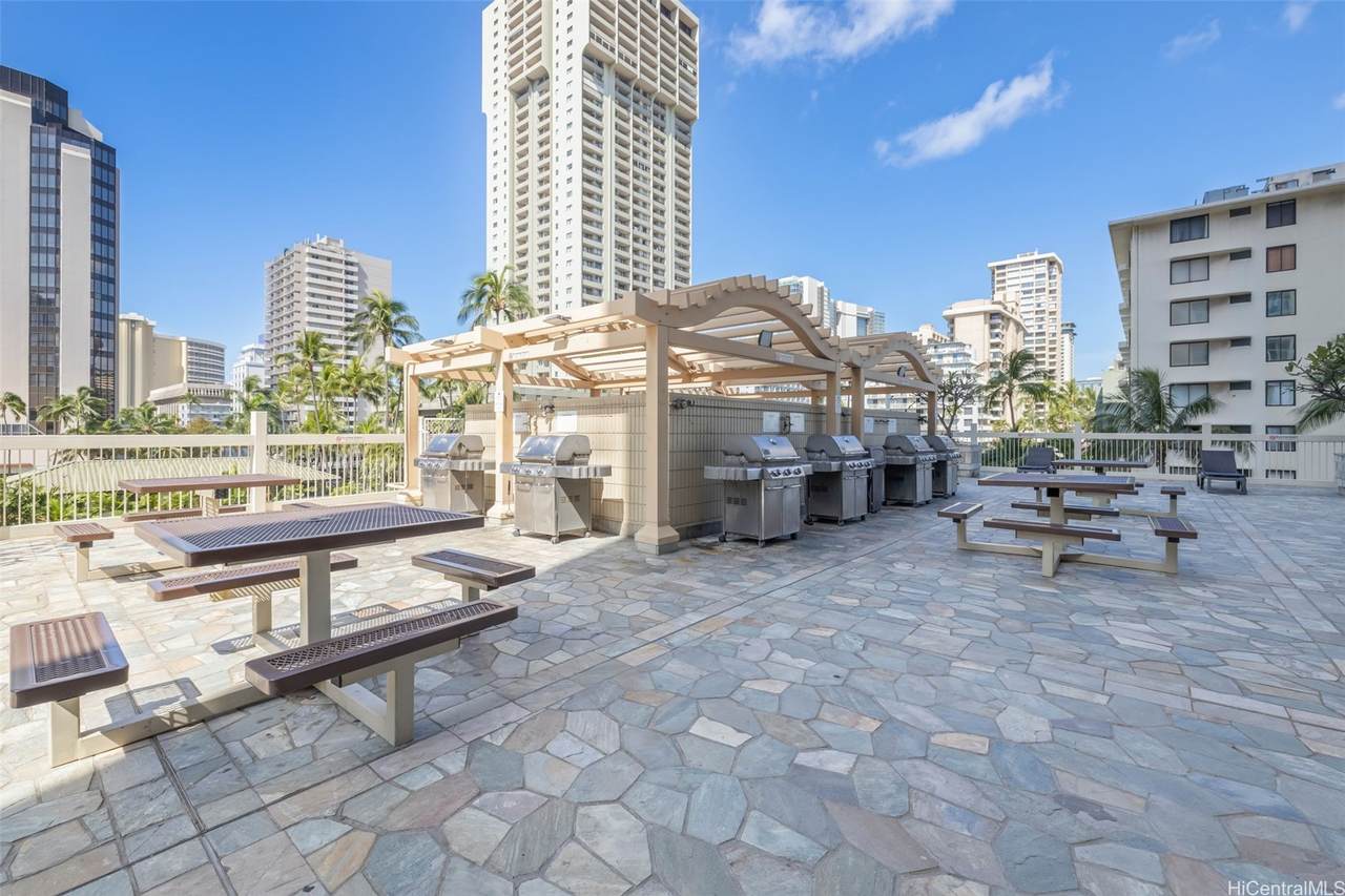 445 Seaside Avenue - Photo 1