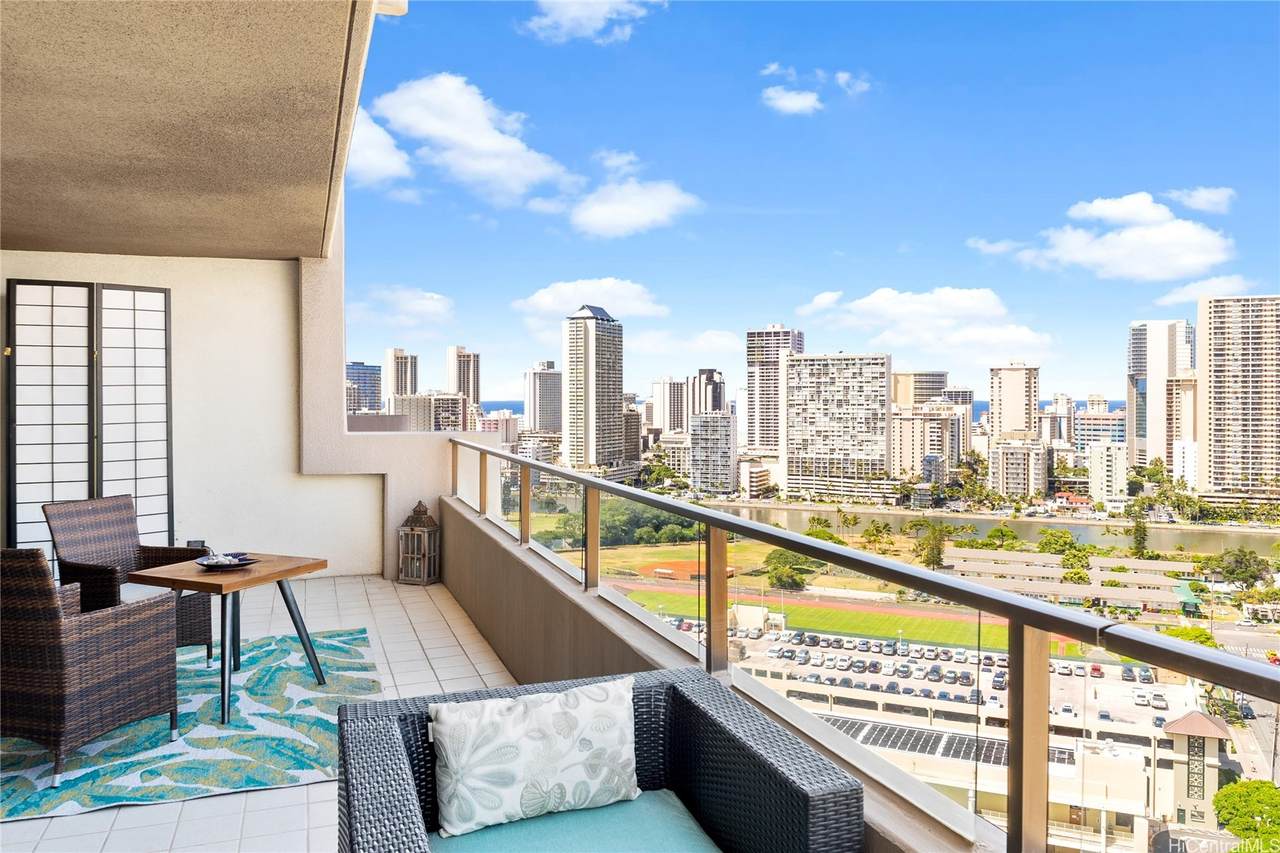 581 Kamoku Street - Photo 1