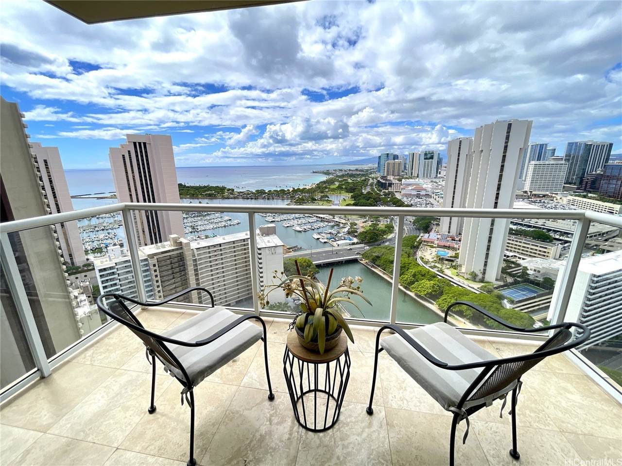 1551 Ala Wai Boulevard - Photo 1