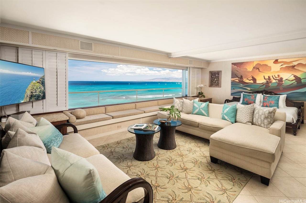 2895 Kalakaua Avenue - Photo 1