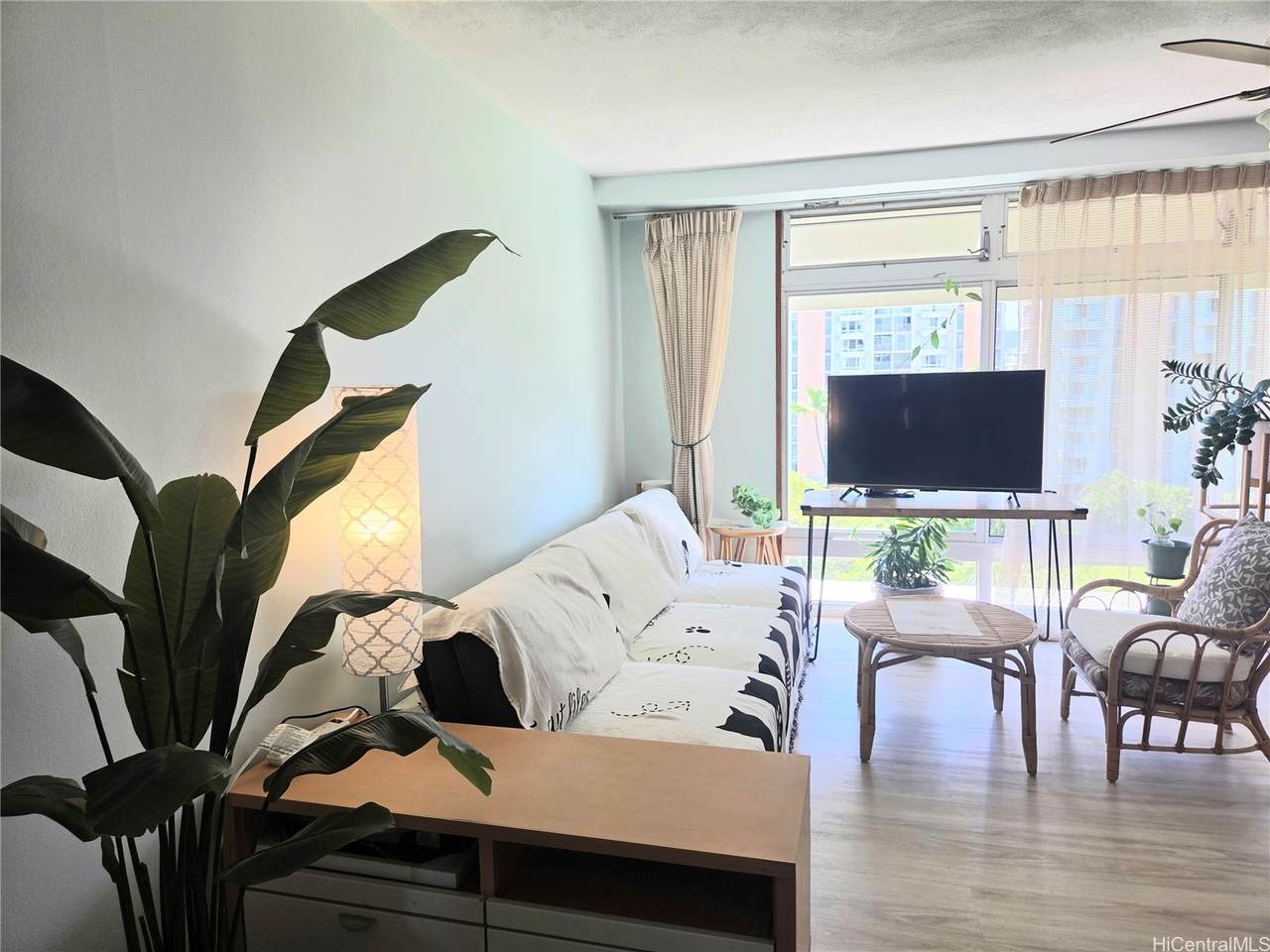 1511 Nuuanu Avenue - Photo 1