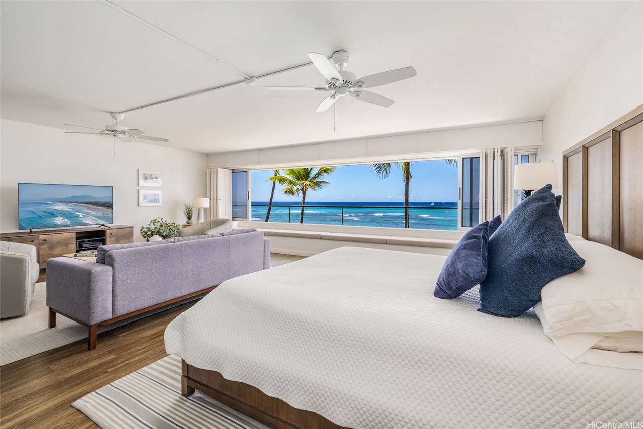 2895 Kalakaua Avenue - Photo 1