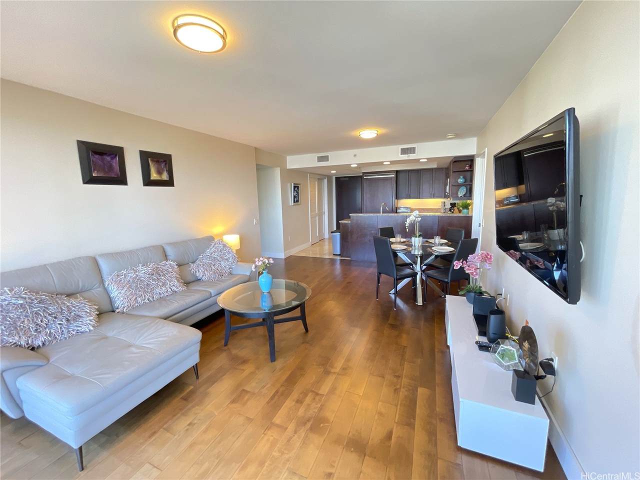 1551 Ala Wai Boulevard - Photo 1
