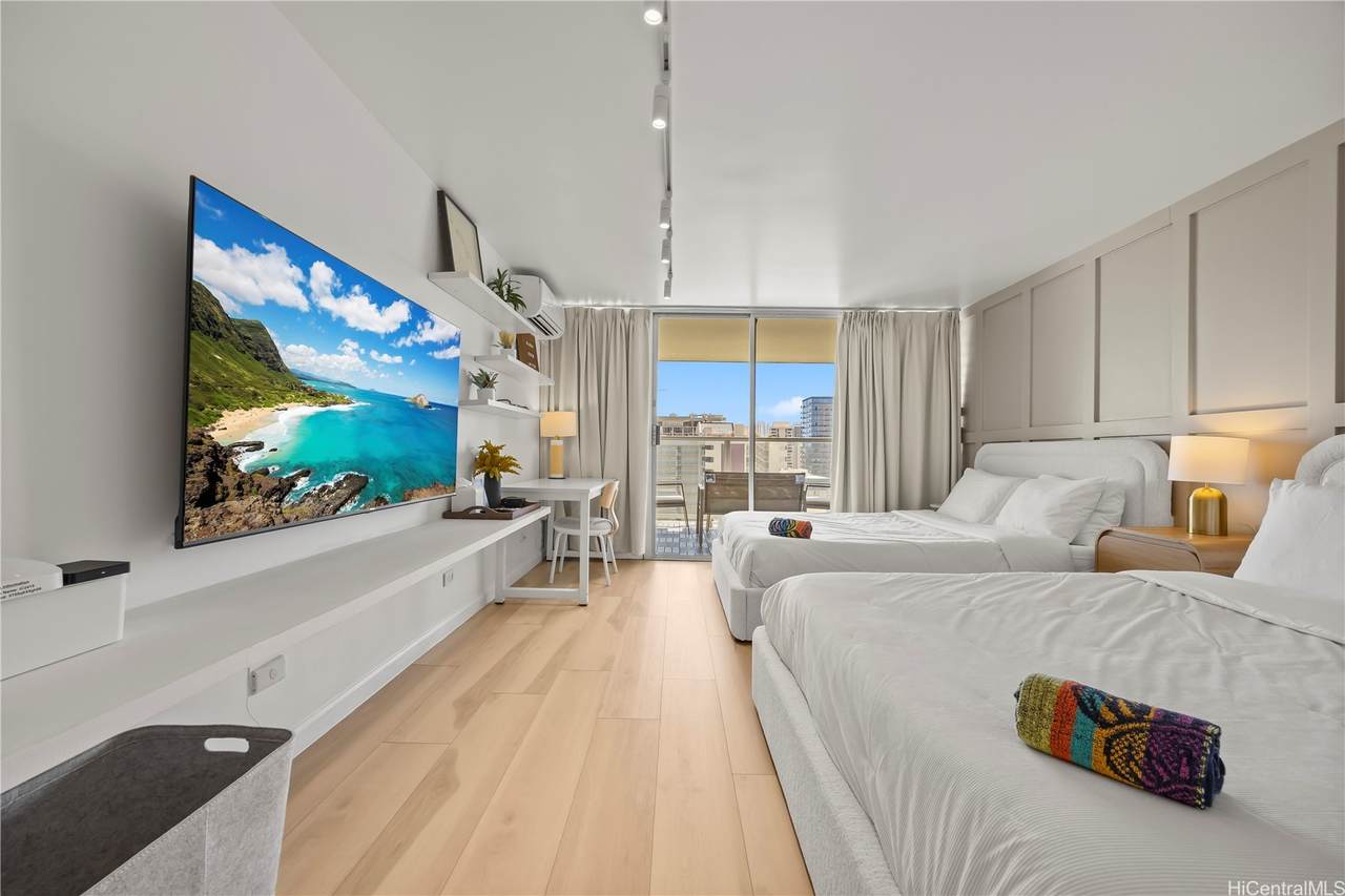 445 Seaside Avenue - Photo 1