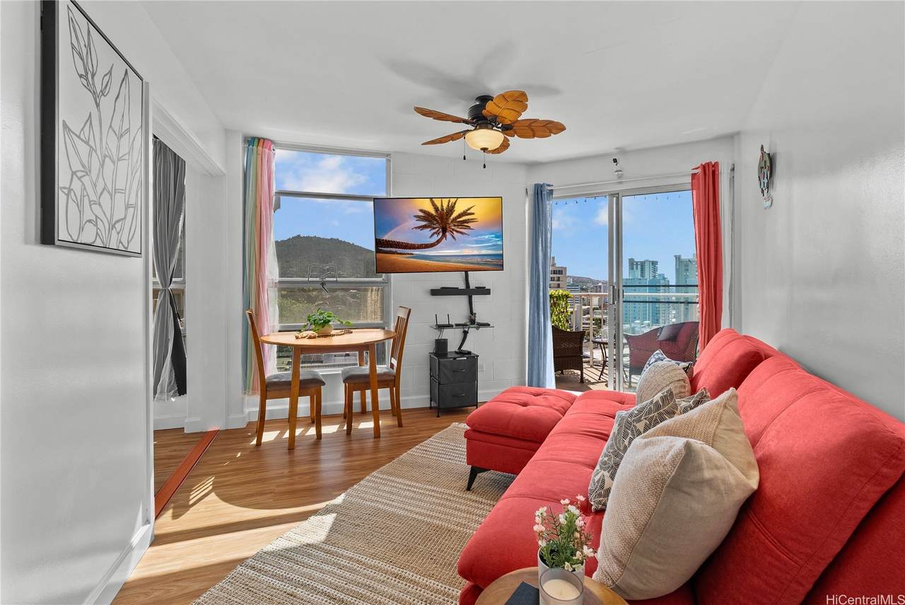 1031 Maunaihi Place - Photo 1