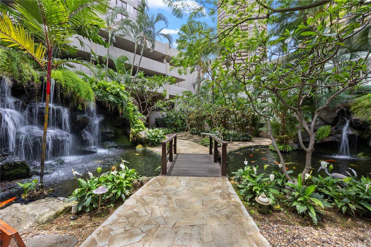 https://bt-photos.global.ssl.fastly.net/honolulu/1280_boomver_3_202609139-2.jpg