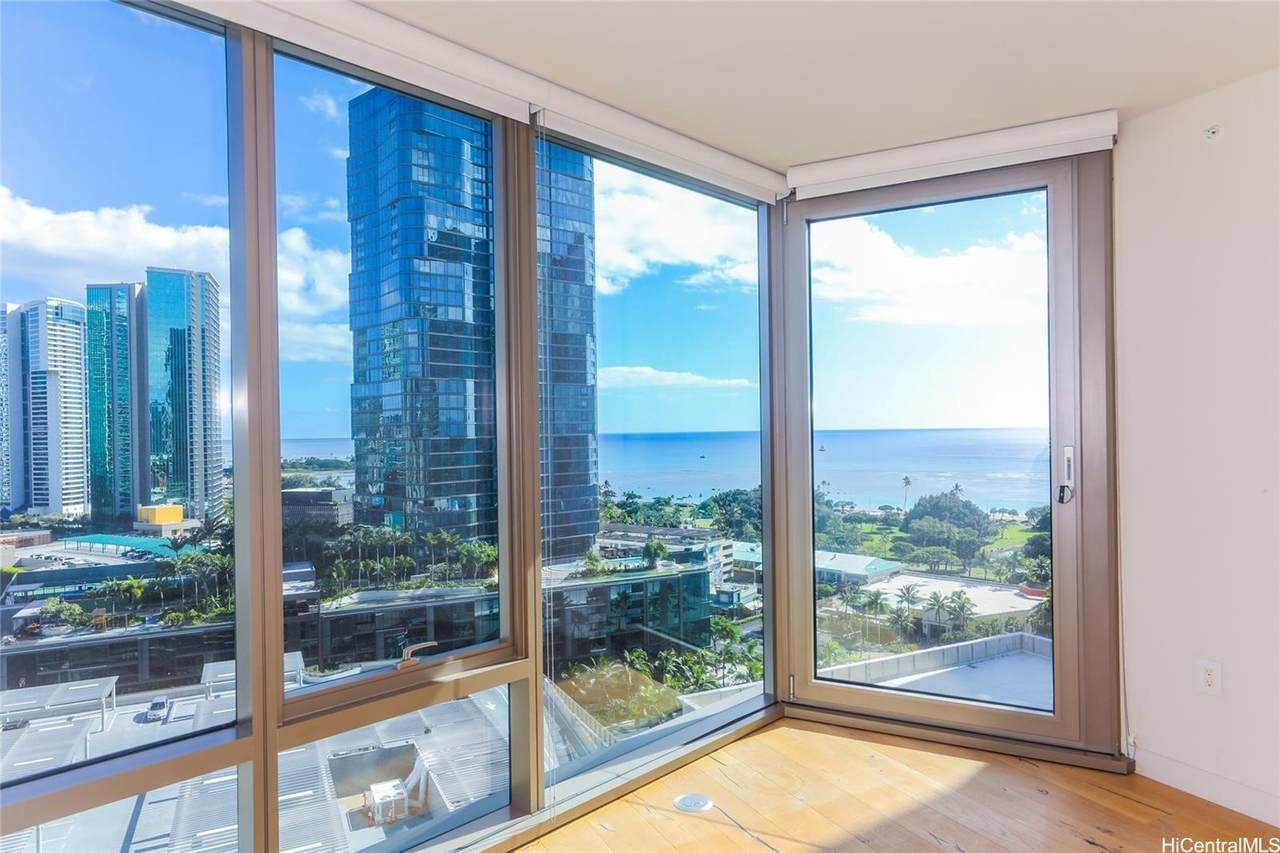 1001 Queen Street - Photo 1