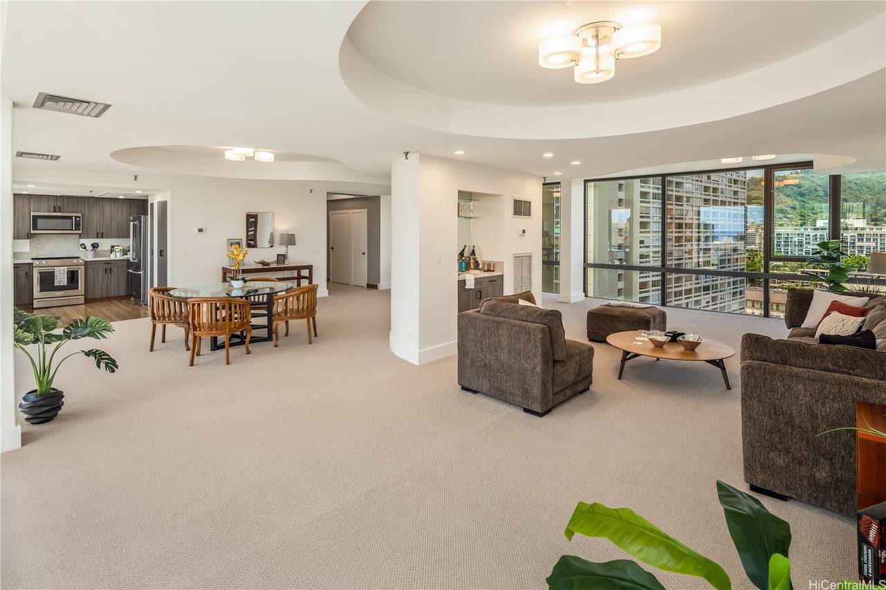 1114 Punahou Street - Photo 1