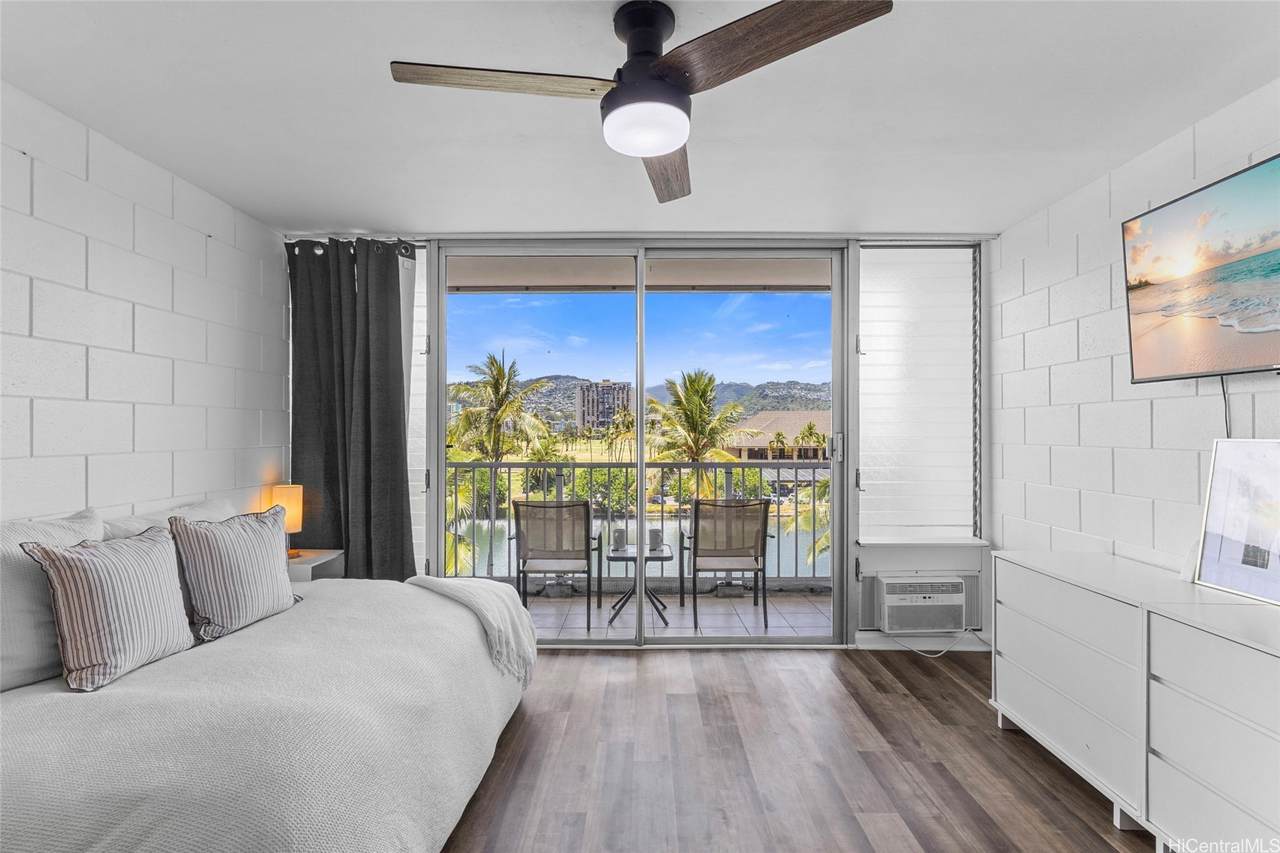2509 Ala Wai Boulevard - Photo 1
