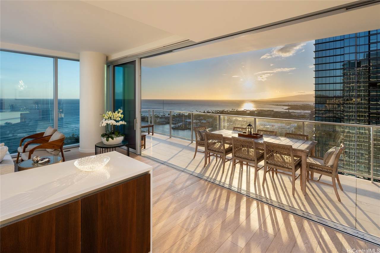 1118 Ala Moana Boulevard - Photo 1