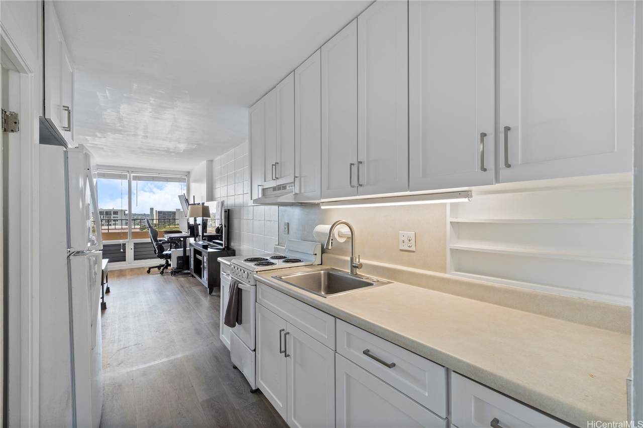 1710 Makiki Street - Photo 1